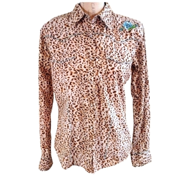 Cowgirl Hardware Leopard Print Snap Front Blouse - Picture 1 of 8